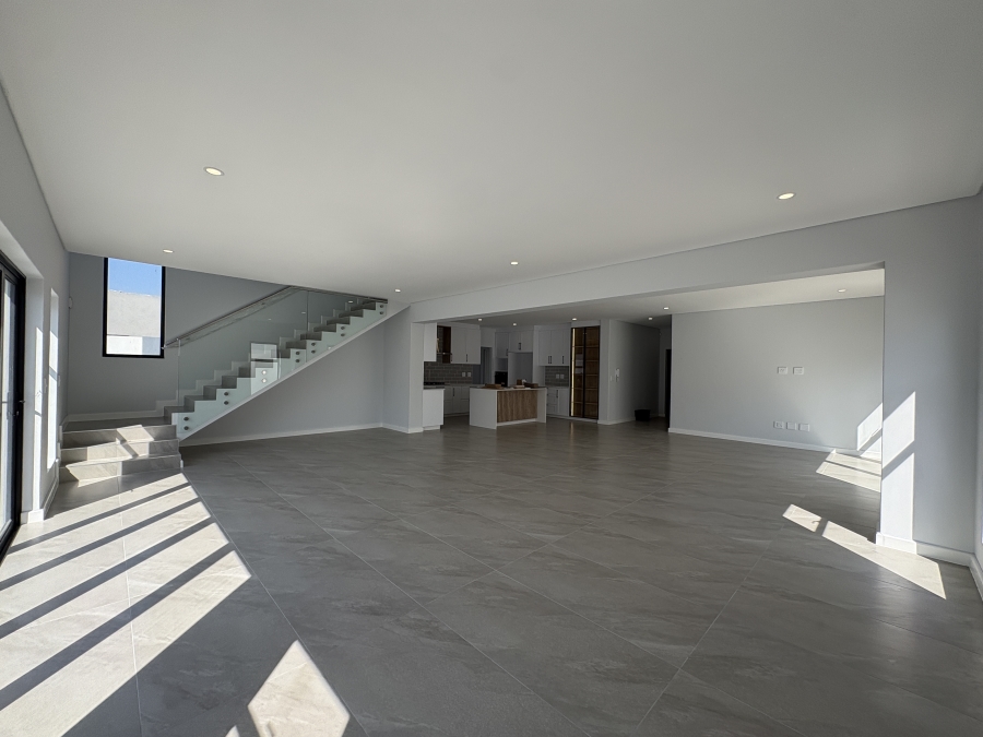 5 Bedroom Property for Sale in Sandown Western Cape